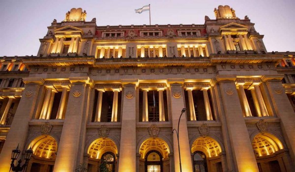 Comunidad educativa de colegios lanza un petitorio ante la Corte por la Ley de Financiamiento