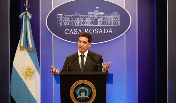 El vocero presidencial habl� del d�lar: 