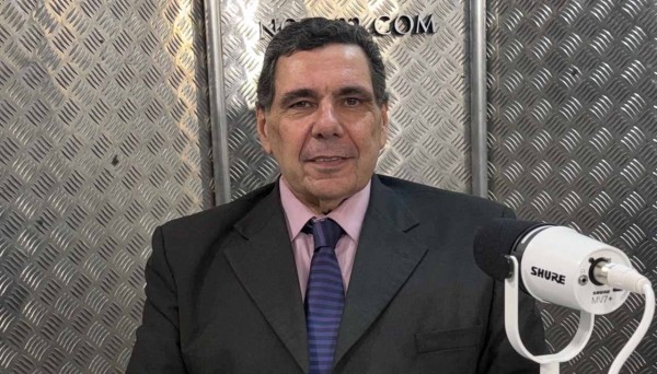 Menos disenso, más autocensura y medios alineados: las señales de una democracia condicionada