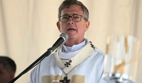 El Gobierno y la Iglesia, con plenas diferencias a un mes de la llegada del Papa