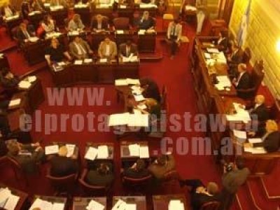 La Asamblea Legislativa design� a 5 Fiscales y 8 Defensores con asiento en Rosario