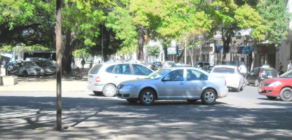 Urge la necesidad de ordenar el tr�nsito en lugar clave
