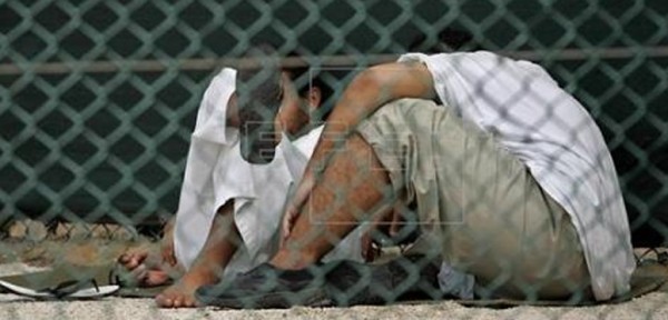 Asciende a 100 la cifra oficial de presos de Guant�namo en huelga de hambre