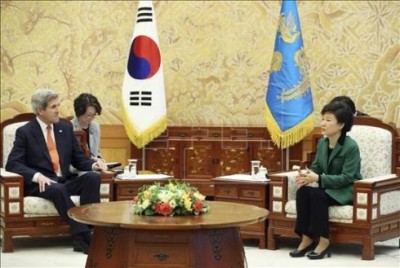 Kerry promete firmeza sin descartar el di�logo con Corea del Norte