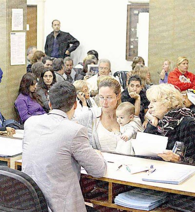 Miles de platenses tramitan los cr�ditos para reacomodarse