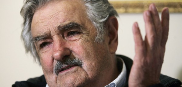 Jos Mujica emplaza a profesores